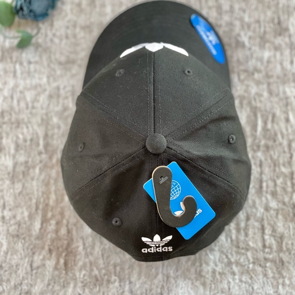 New with tags ADIDAS ADJUSTABLE FIT HAT with logo in white. Logo on front & back - Picture 2 of 5